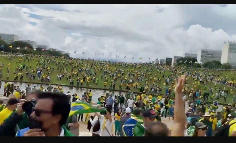 Brésil: 17 ans de prison pour le premier condamné des émeutes de janvier à Brasilia Brésil: 17 ans de prison pour le premier condamné des émeutes de janvier à Brasilia