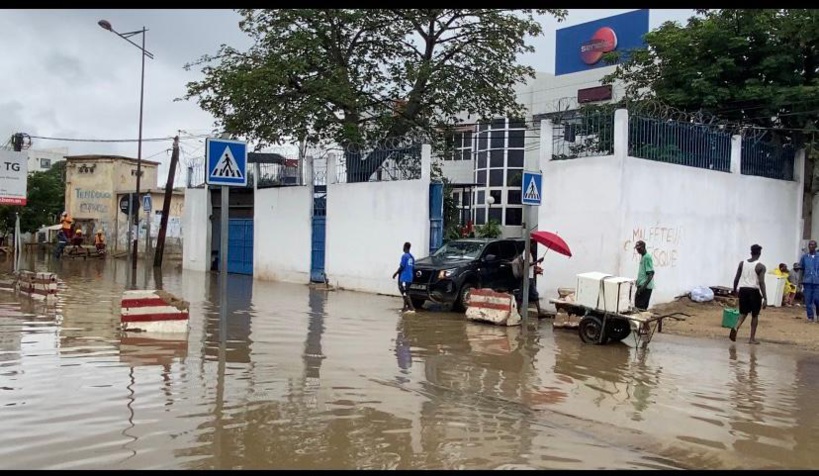 Inondations à Dakar: les populations piégées par les eaux de pluies expriment leurs désagréments