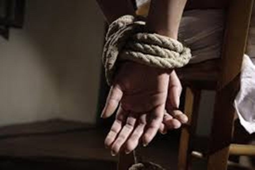 ​Une femme planifie son propre kidnapping pour soutirer de l’argent à son copain