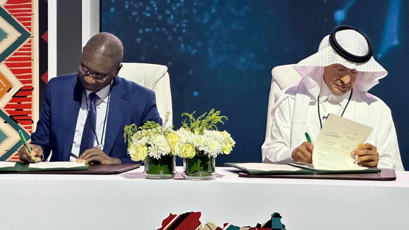 Conférence économique Arabie Saoudite-Afrique: Ismaila Madior Fall signe un accord de partenariat énergétique avec le gouvernement saoudien Conférence économique Arabie Saoudite-Afrique: Ismaila Madior Fall signe un accord de partenariat énergétique avec le gouvernement saoudien