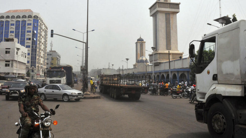 Il n'y a pas de projet de base militaire française au Bénin, dément le gouvernement béninois Il n'y a pas de projet de base militaire française au Bénin, dément le gouvernement béninois