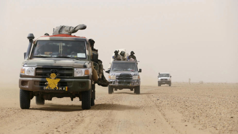Au Mali, un convoi de l'armée se dirige vers la région stratégique de Kidal