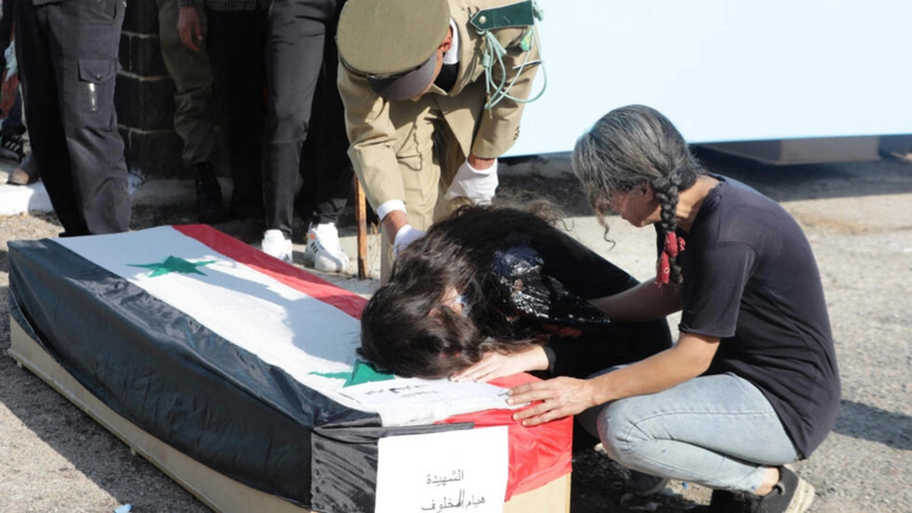 La Syrie enterre les militaires tués dans l'attaque de drones à Homs La Syrie enterre les militaires tués dans l'attaque de drones à Homs