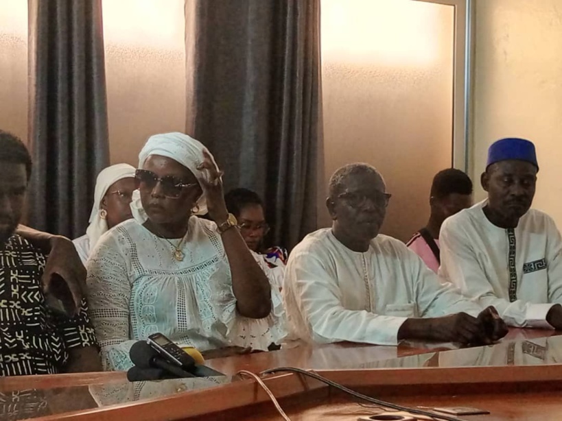 Sénégal: les familles des « détenus politiques » évoquent la souffrance des leurs et exigent leur libération Sénégal: les familles des « détenus politiques » évoquent la souffrance des leurs et exigent leur libération