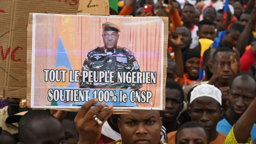 Washington qualifie la prise de pouvoir des militaires au Niger de coup d'Etat et coupe son aide Washington qualifie la prise de pouvoir des militaires au Niger de coup d'Etat et coupe son aide