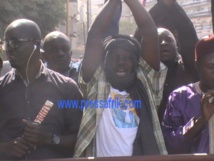 Procès Karim Wade : Après le verdict les militants du PDS en larmes Procès Karim Wade : Après le verdict les militants du PDS en larmes