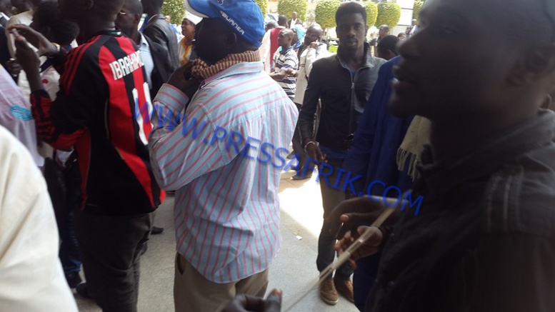 Direct Verdict Karim: les images de l'arrivé de wade au Tribunal Direct Verdict Karim: les images de l'arrivé de wade au Tribunal