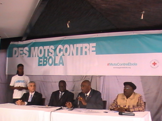 Ebola-un an après: 370 délégués, 4553 volontaires restent "vigilants"