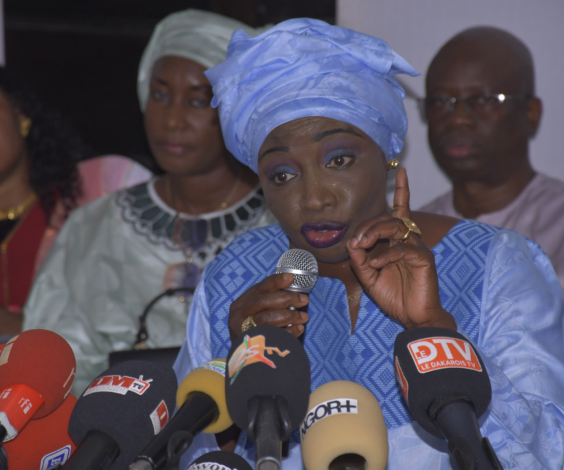 « Désormais le préfet doit autoriser toutes les manifestations », (Mimi Touré) « Désormais le préfet doit autoriser toutes les manifestations », (Mimi Touré)