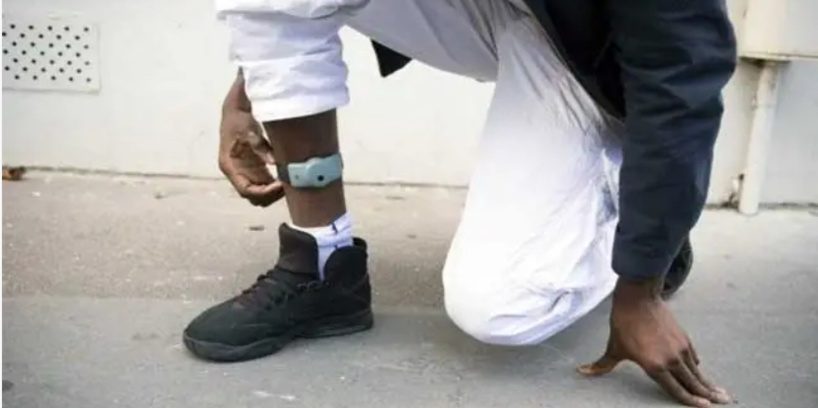 Dakar: un maçon détruit son bracelet électronique en plein travail Dakar: un maçon détruit son bracelet électronique en plein travail