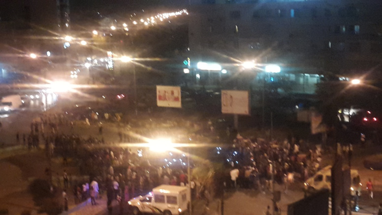 Retraite aux flambeaux: Rond point jet d'eau point d'attraction (PHOTOS)