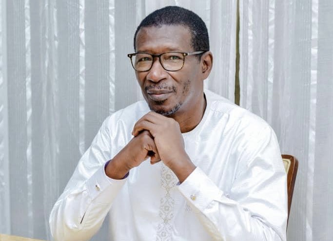 Maa tey* La chronique salée du Pr Mary Teuw Niane sur Macky et ses rapports avec la loi