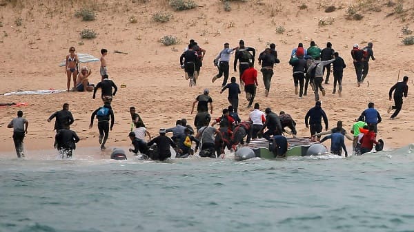 Migrations : « Si les jeunes risquent leur vie dans la mer, c’est parce qu’ils vivent pire »