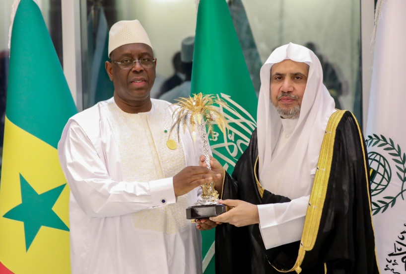 Macky Sall reçoit le prestigieux Prix de la Ligue islamique mondiale Macky Sall reçoit le prestigieux Prix de la Ligue islamique mondiale