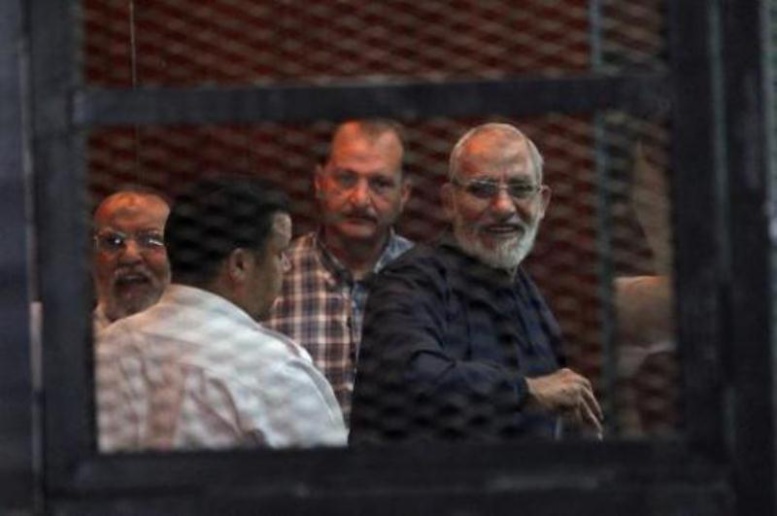 Egypte: peine de mort confirmée pour le chef des Frères musulmans Mohamed Badie et 11 co-accusés Egypte: peine de mort confirmée pour le chef des Frères musulmans Mohamed Badie et 11 co-accusés