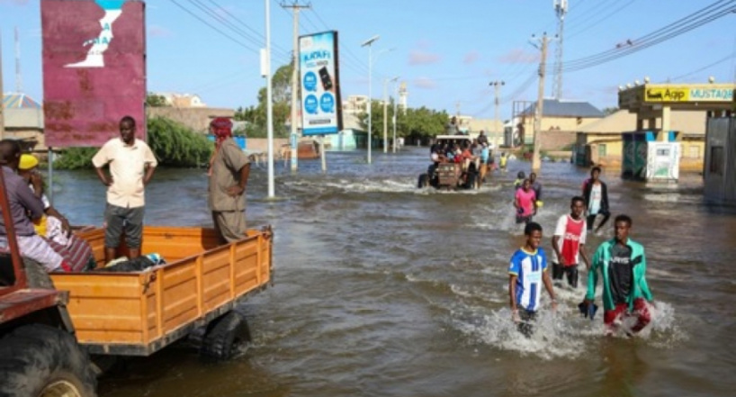 Inondations: au moins 111 morts et plus de 700000 déplacés dans la Corne de l'Afrique ces dernières semaines, selon l’ONG Save the Children Inondations: au moins 111 morts et plus de 700000 déplacés dans la Corne de l'Afrique ces dernières semaines, selon l’ONG Save the Children