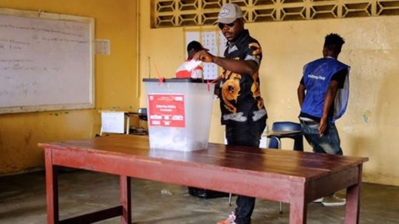 Présidentielle au Liberia: à Monrovia, une voiture fonce dans la foule faisant plusieurs victimes Présidentielle au Liberia: à Monrovia, une voiture fonce dans la foule faisant plusieurs victimes