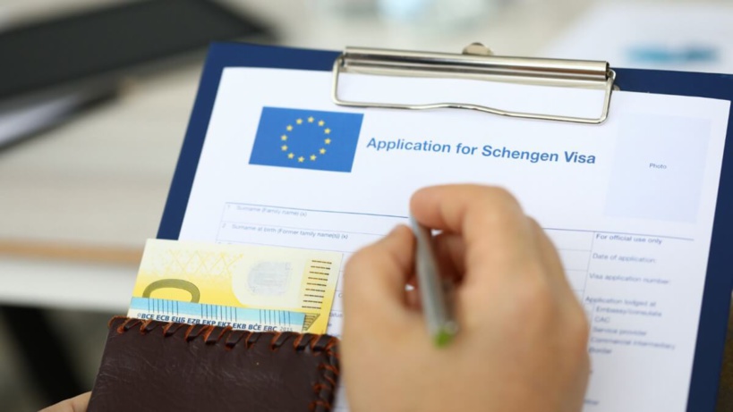 Demande de visa Schengen: vers l'abandon des rendez-vous au consulat et les vignettes-visa sur les passeports Demande de visa Schengen: vers l'abandon des rendez-vous au consulat et les vignettes-visa sur les passeports