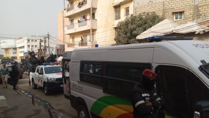 Pikine : Descente de la police au QG Bassirou Diomaye Faye, plusieurs responsables mis aux arrêts Pikine : Descente de la police au QG Bassirou Diomaye Faye, plusieurs responsables mis aux arrêts