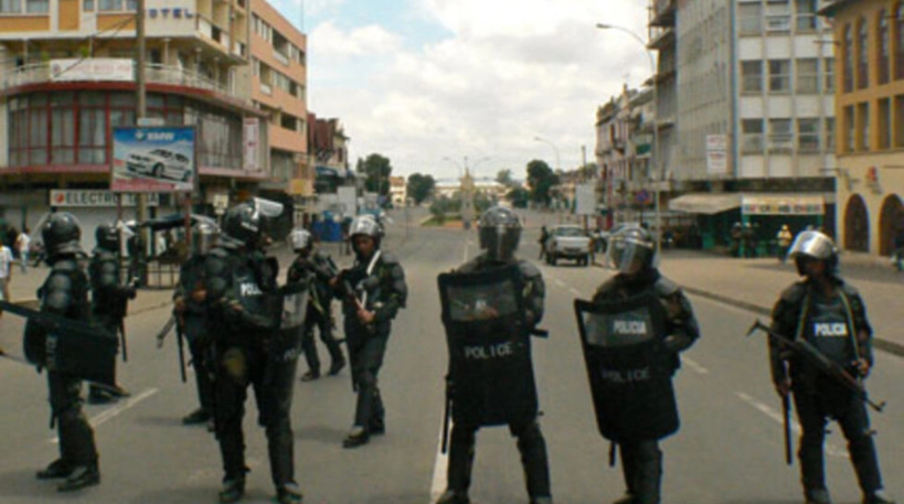  Madagascar: l'armée ne va tolérer «aucune déstabilisation» avant les résultats de la présidentielle Madagascar: l'armée ne va tolérer «aucune déstabilisation» avant les résultats de la présidentielle