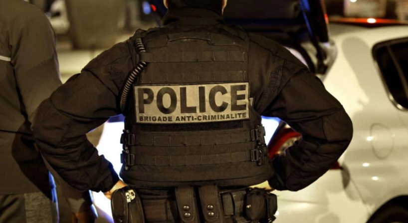  France: un mort et deux blessés lors d'une attaque au couteau à Paris, l'assaillant arrêté France: un mort et deux blessés lors d'une attaque au couteau à Paris, l'assaillant arrêté