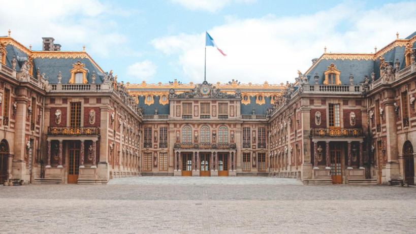 Le château de Versailles évacué après une alerte à la bombe Le château de Versailles évacué après une alerte à la bombe