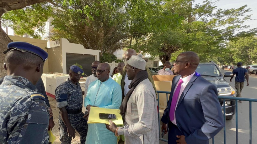 Conseil constitutionnel: le mandataire du candidat Malick Gackou débarque avec une caisse de parrains