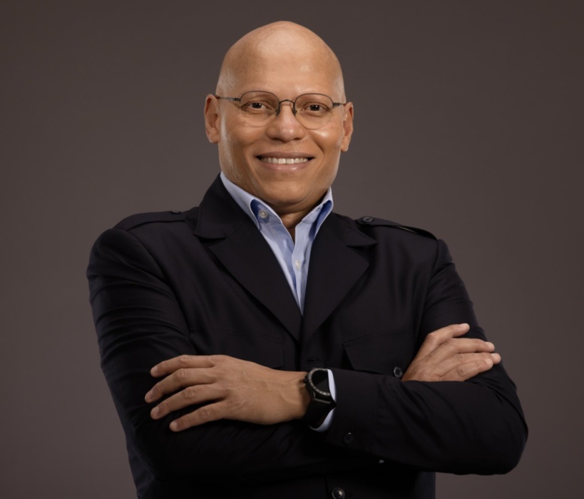 Karim Wade annonce que son dossier de candidature a été déposé au Conseil constitutionnel Karim Wade annonce que son dossier de candidature a été déposé au Conseil constitutionnel