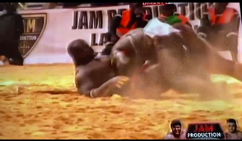 Arène sénégalaise: Reug-Reug terrasse Bombardier