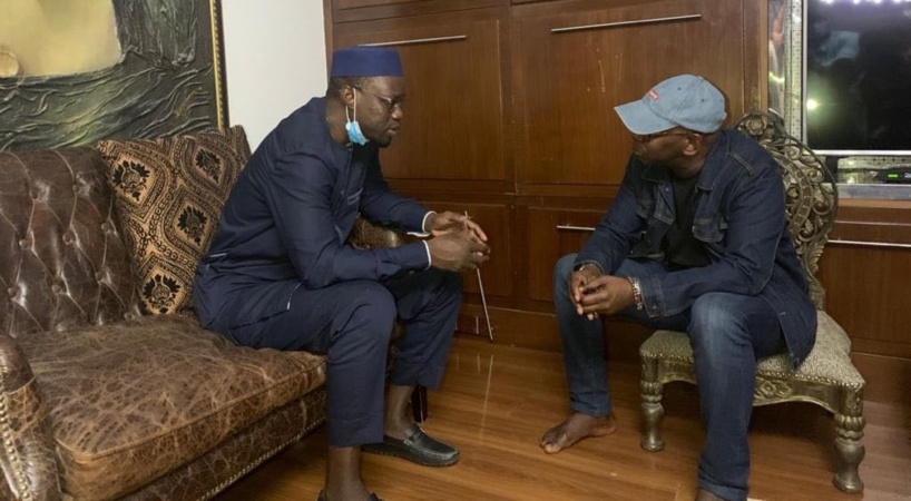 Présidentielle 2024 : le parti SET de Moustapha Guirassy investit Ousmane Sonko comme candidat Présidentielle 2024 : le parti SET de Moustapha Guirassy investit Ousmane Sonko comme candidat