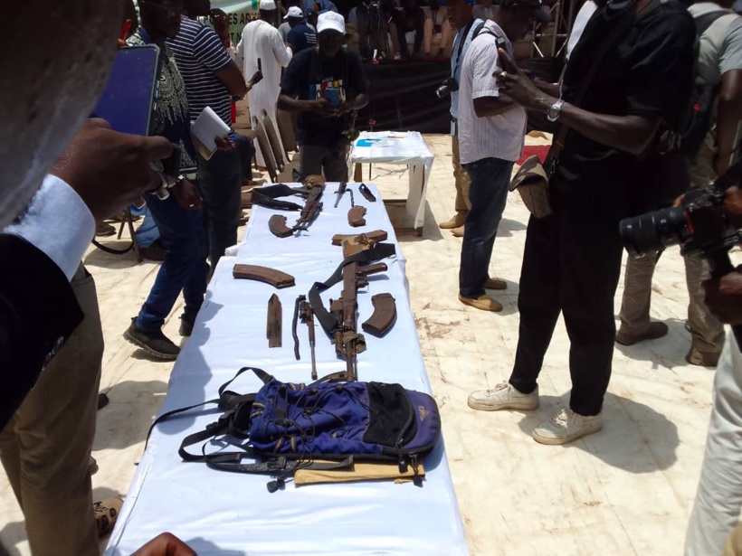 Signature des accords de paix de Mongone : des armes d’anciens combattants de la base de « Diakaye » incinérées à Birassi Signature des accords de paix de Mongone : des armes d’anciens combattants de la base de « Diakaye » incinérées à Birassi