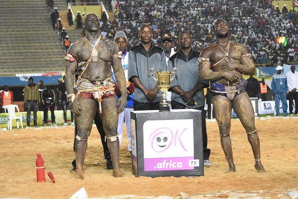 Lutte avec frappe : avec 22 victoires enregistrées, Modou Lô égale Balla Gaye 2 