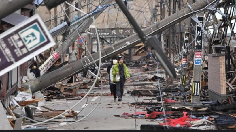 Séisme au Japon: nouveau bilan de 242 disparus, 92 morts Séisme au Japon: nouveau bilan de 242 disparus, 92 morts