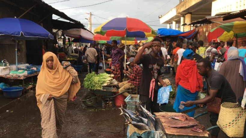 Comores: au grand marché de Volo-Volo, les pénuries et la vie chère pèsent sur les citoyens Comores: au grand marché de Volo-Volo, les pénuries et la vie chère pèsent sur les citoyens