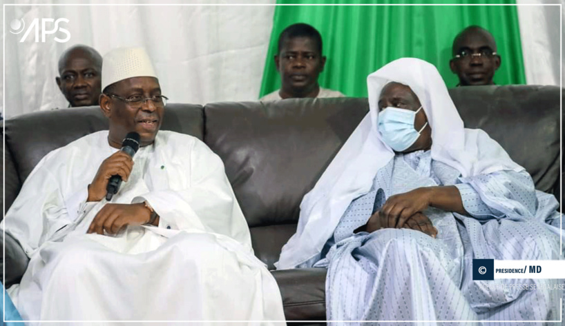 Louga: Macky Sall fait ses adieux au Khalife général de la famille omarienne Louga: Macky Sall fait ses adieux au Khalife général de la famille omarienne