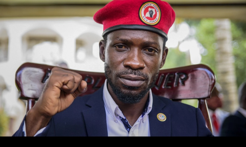 Ouganda: l'opposant Bobi Wine dit avoir été placé en résidence surveillée Ouganda: l'opposant Bobi Wine dit avoir été placé en résidence surveillée