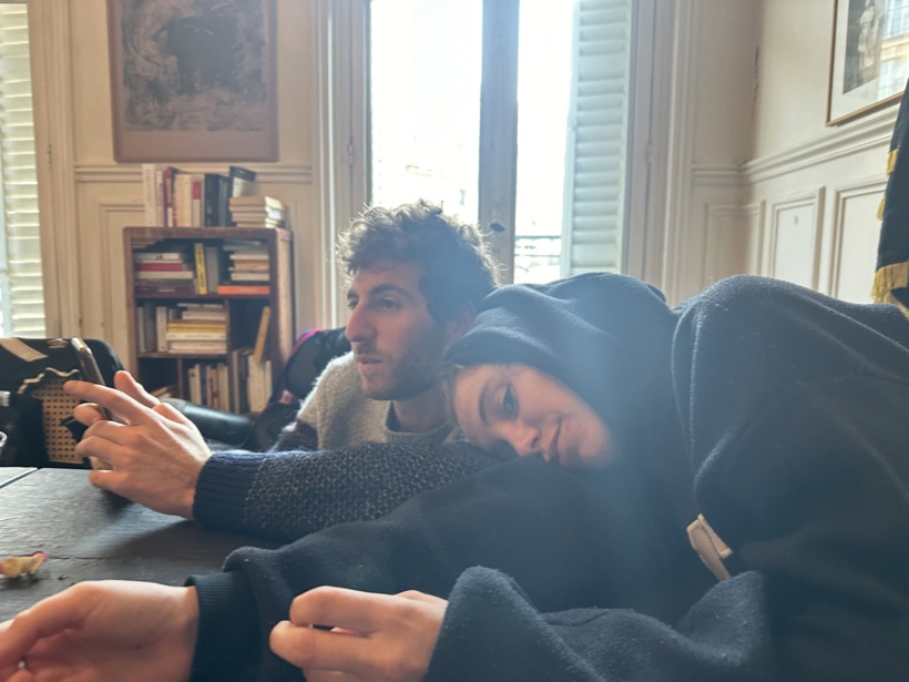 Libérée et expulsée après 2 mois de détention, la ressortissante française Coline Fay balance sur ses conditions de détention au Sénégal