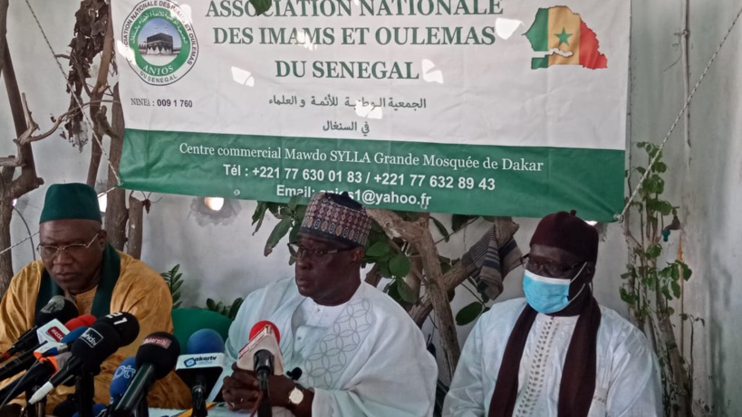 Présidentielle 2024 : les imams et oulémas du Sénégal prêchent pour un « climat de confiance mutuelle » Présidentielle 2024 : les imams et oulémas du Sénégal prêchent pour un « climat de confiance mutuelle »