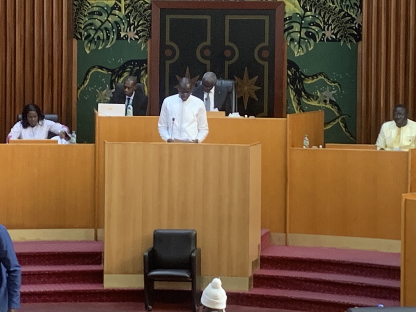 Séance plénière Assemblée nationale: tensions autour du projet de résolution sur l'élimination de Karim Meissa Wade de la présidentielle Séance plénière Assemblée nationale: tensions autour du projet de résolution sur l'élimination de Karim Meissa Wade de la présidentielle