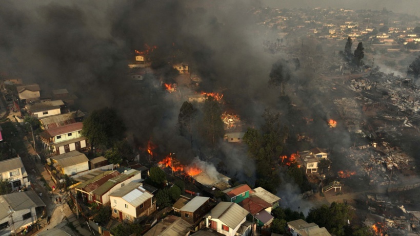 "Un enfer": au moins 51 personnes tuées à cause de feux de forêt au Chili "Un enfer": au moins 51 personnes tuées à cause de feux de forêt au Chili