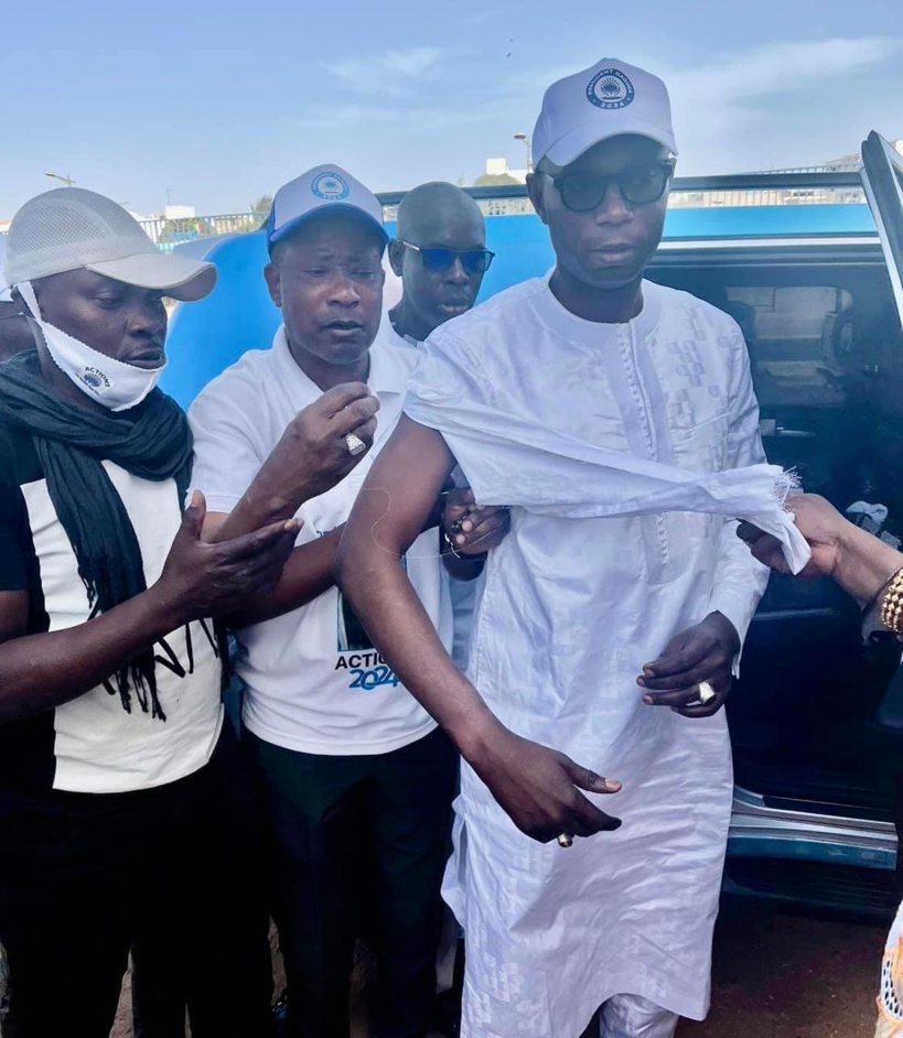 Saint-Lazare : le candidat Pr Daouda Ndiaye malmené, plusieurs de militants arrêtés Saint-Lazare : le candidat Pr Daouda Ndiaye malmené, plusieurs de militants arrêtés