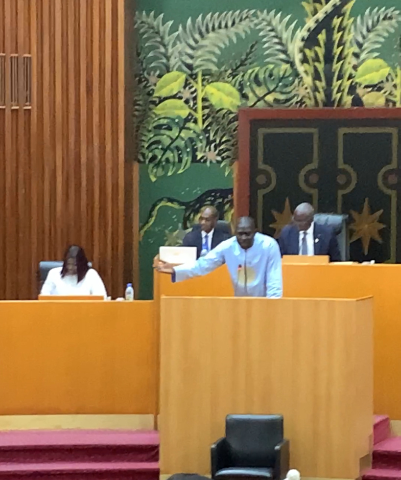 "Photos de sa femme et de ses enfants exposées sur la toile" : "les menaces ne passeront pas ", dixit Moussa Diakhaté "Photos de sa femme et de ses enfants exposées sur la toile" : "les menaces ne passeront pas ", dixit Moussa Diakhaté