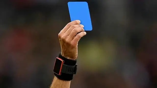 Carton bleu : la FIFA calme le jeu après le tôlé suscité par cette nouvelle règle