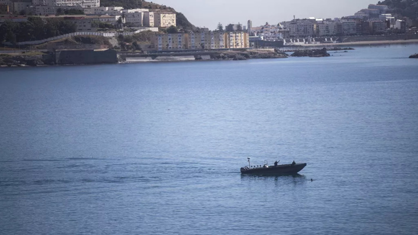 La marine marocaine intercepte une pirogue de 141 migrants La marine marocaine intercepte une pirogue de 141 migrants