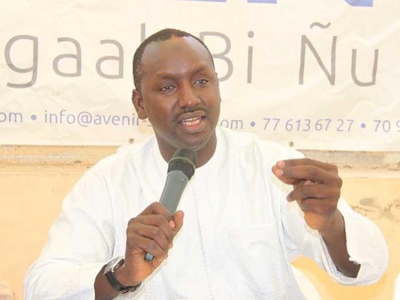 Mbour : la caravane de Dr Cheikh Tidiane Diéye bloquée á Fissel Mbaadane Mbour : la caravane de Dr Cheikh Tidiane Diéye bloquée á Fissel Mbaadane