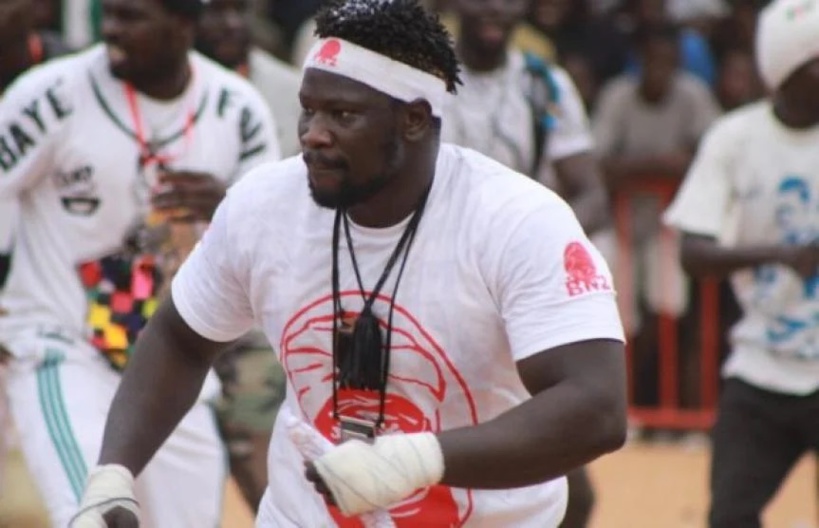 Lutte avec frappe : Gaston et Albourakh s’arrachent le choc Reug Reug / Boy Niang Lutte avec frappe : Gaston et Albourakh s’arrachent le choc Reug Reug / Boy Niang