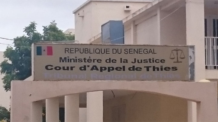 De l'amour à la violence : un différend amoureux atterrit devant le tribunal de Thiès