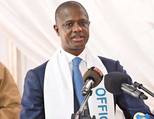 Antoine Félix Diome : « Il n’y a pas de pénurie de gaz butane, il y a une pénurie de bouteilles »