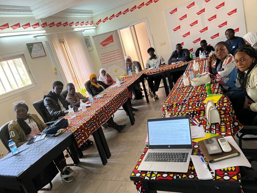 Renforcement de la gouvernance sanitaire : Article 19 outille les jeunes des clubs d'écoute de la banlieue Renforcement de la gouvernance sanitaire : Article 19 outille les jeunes des clubs d'écoute de la banlieue