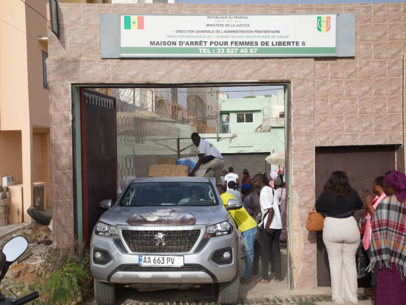 8 mars : Anta Babacar Ngom au chevet des femmes détenues 8 mars : Anta Babacar Ngom au chevet des femmes détenues